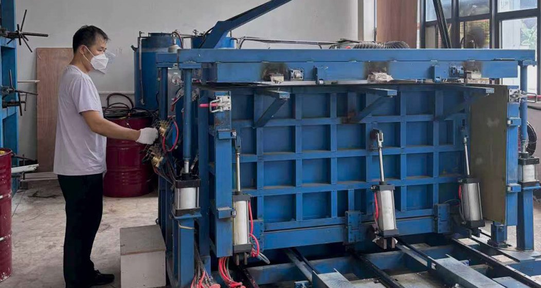 Steel Mold Automatic Foaming