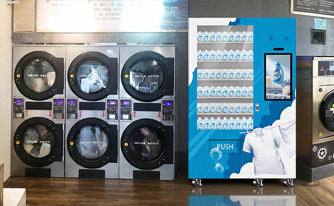 UK T4 21.5-Inch Touchscreen Conveyor Lift Vending Machine